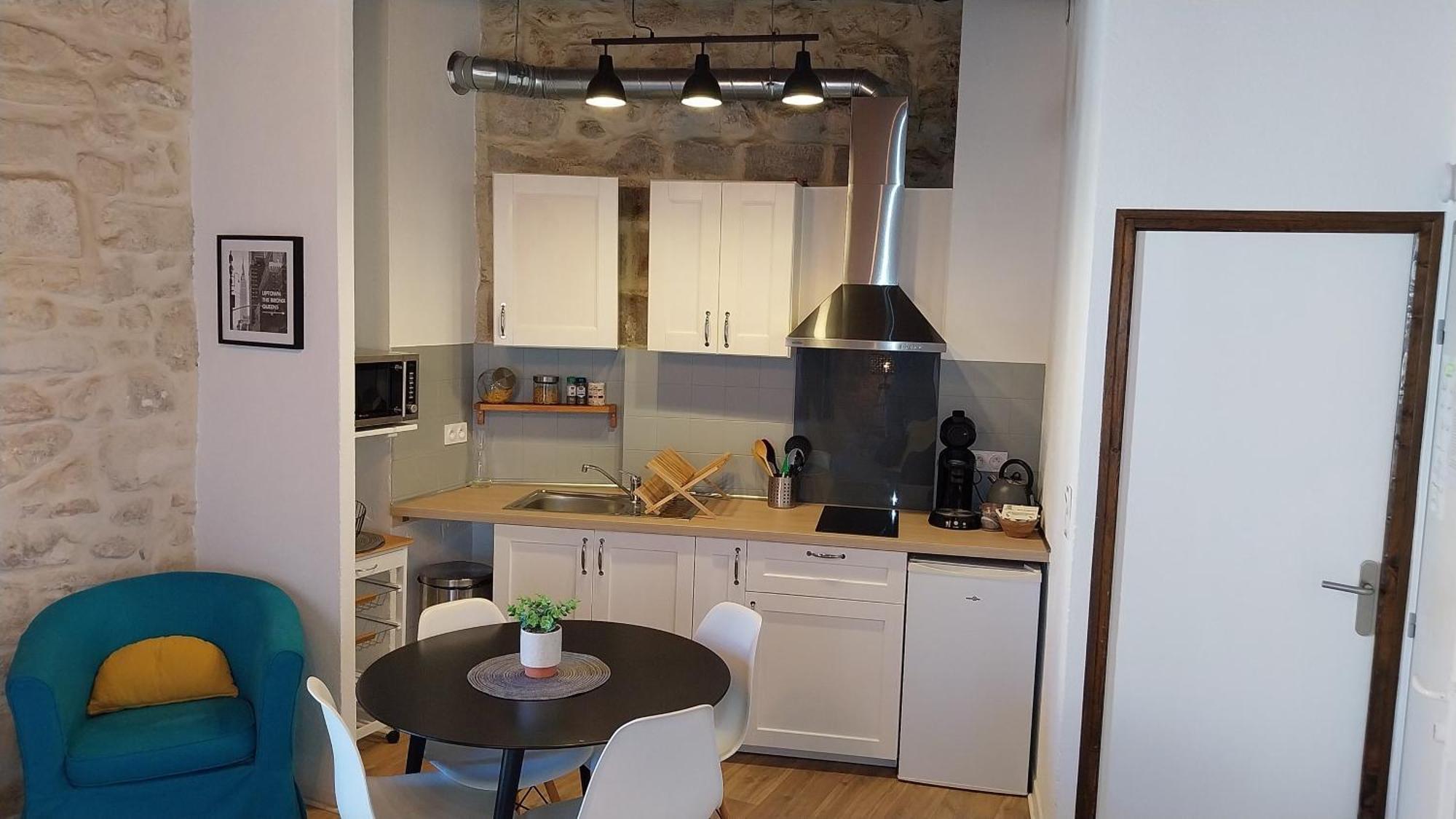 Immeuble 3 Apparts Centre Historique St Gilles Maisoncarreeconciergerie サン・ジル エクステリア 写真