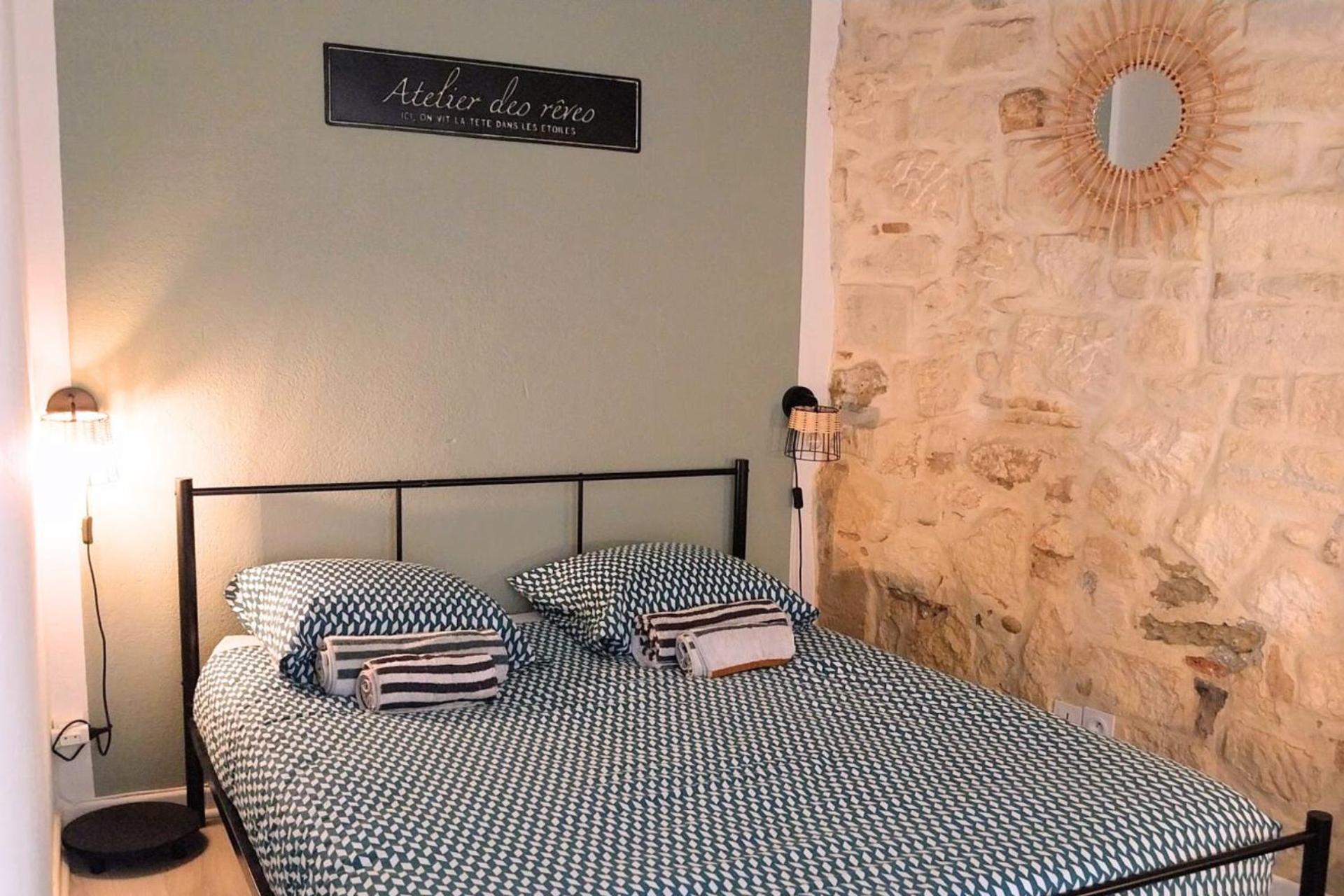 Immeuble 3 Apparts Centre Historique St Gilles Maisoncarreeconciergerie サン・ジル エクステリア 写真
